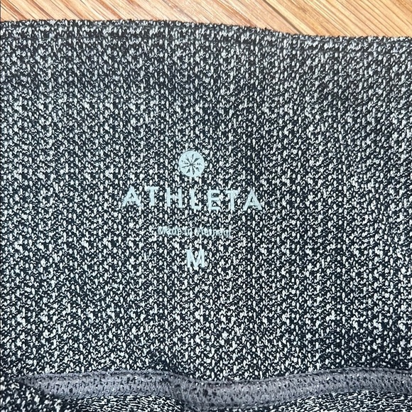 Athleta Capri Leggings with Zipper Side Pockets - Picture 3 of 3